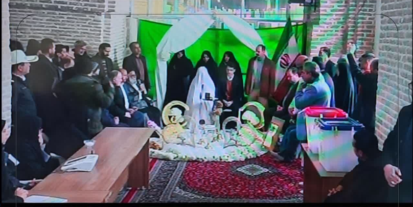 عقد کنار صندوق رای