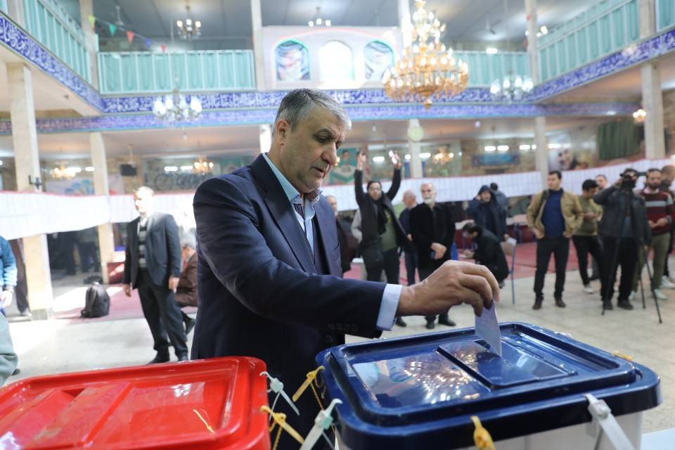 رییس سازمان انرژی اتمی: حضور در پای صندوقهای رای، حماسهای دشمنشکن خواهد بود