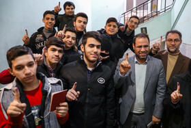 حضور وزیر آموزش وپرورش در پای صندوق اخذ رای - مدرسه پسرانه شهید مطهری