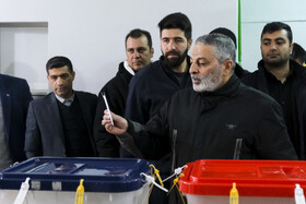 حضور سید عبدالرحیم موسوی فرمانده کل ارتش در پای صندوق رای