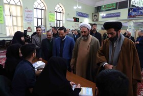 حضور مردم پای صندوق های اخذ رای در تبریز