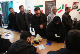 حضور مردم پای صندوق های اخذ رای در اردبیل