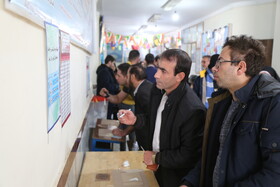 حضور مردم پای صندوق های اخذ رای در اردبیل