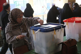 حضور مردم پای صندوق های اخذ رای در اردبیل