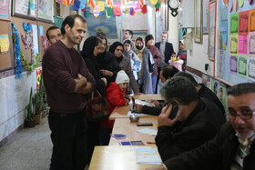 حضور مردم پای صندوق های اخذ رای در اردبیل