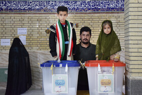 حضور مردم شهرکرد در محل اخذ رای