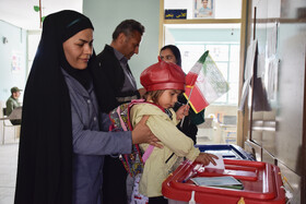 حضور مردم شهرکرد در محل اخذ رای