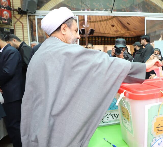 نماینده ولی فقیه در استان کرمان: رقابتیترین انتخابات بعد از انقلاب را شاهد هستیم