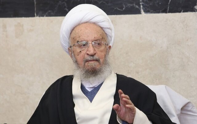 آیتالله مکارم شیرازی: حضور گسترده  در انتخابات، مشکلات کشور را حل میکند آیتالله مکارم شیرازی: حضور گسترده  در انتخابات، مشکلات کشور را حل میکند