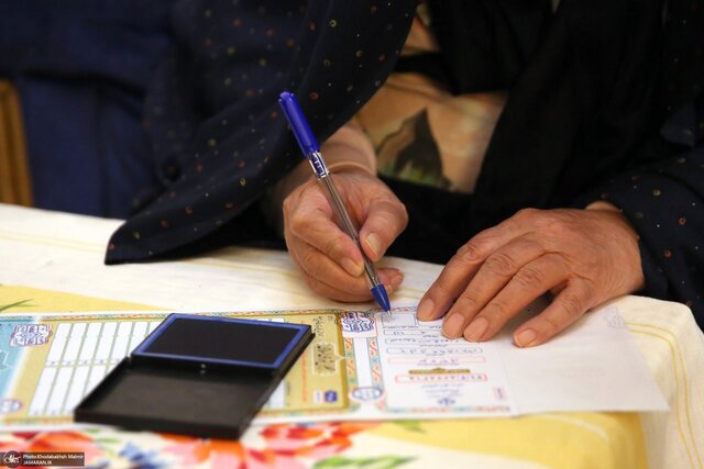 دختران و عروس امام (ره) در انتخابات شرکت کردند