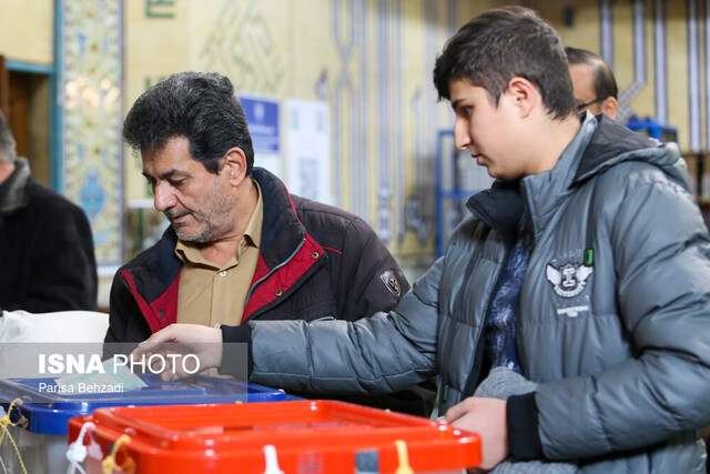 آمدیم پای صندوق تا بمانید پای وعدهها