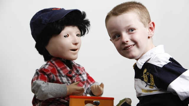 چرا بسیاری از رباتها سفید رنگ هستند؟