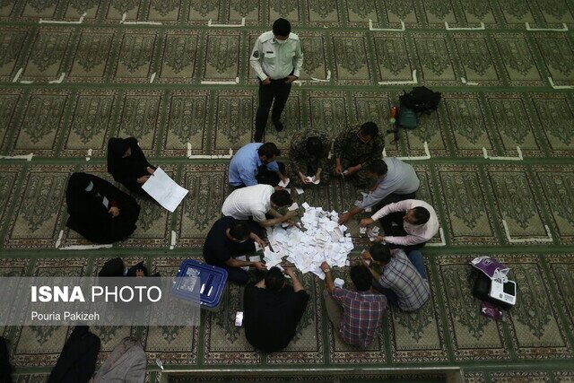 عکس آرشیوی است معاون استاندار البرز: کار شمارش آراء هنوز تمام نشده است