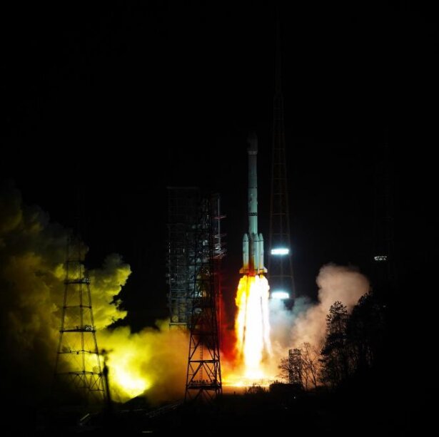 چین یک ماهواره ارتباطی را به فضا پرتاب کرد