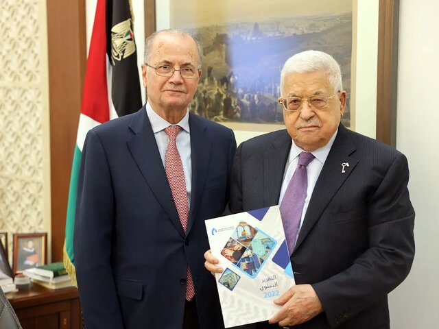 محمود عباس و محمد مصطفی نخست وزیر احتمالی تشکیلات خودگردان فلسطین کیست؟