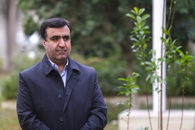 علی سلاجقه رئیس سازمان حفاظت محیط زیست در آیین غرس نهال روز درختکاری