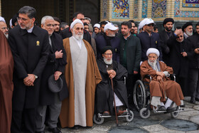 حجت السلام علیاکبر ناطق نوری، آیتالله سید جعفر سیدان و حجتالسلام راشد یزدی در مراسم تشییع پیکر آیتالله امامی کاشانی
