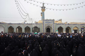 تشییع پیکر آیتالله امامی کاشانی در حرم مطهر رضوی