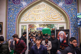 تشییع پیکر آیتالله امامی کاشانی در حرم مطهر رضوی