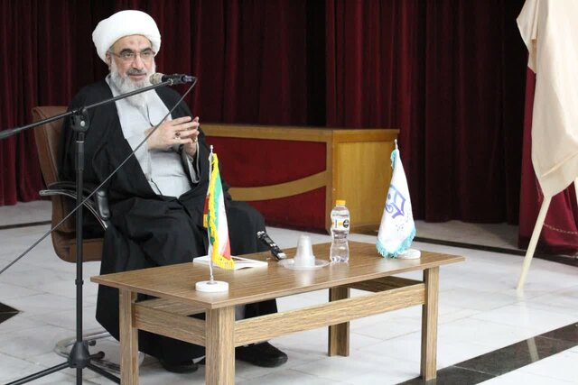 برگزاری آئین بزرگداشت "بی بی فطوم بلادی" نخستین زن صاحب دیوان در بوشهر