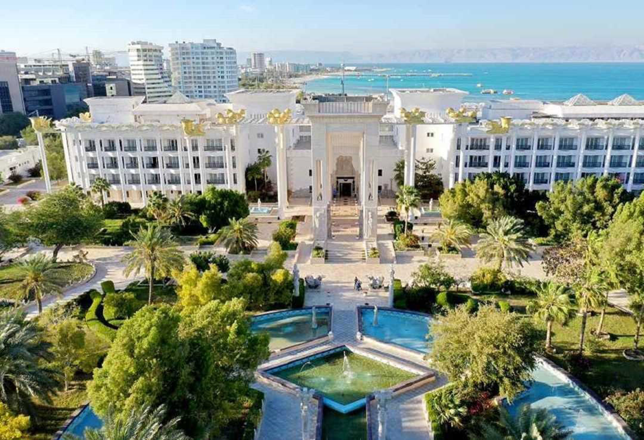 خستگی را در استخر و سونای هتل داریوش کیش فراموش کنید