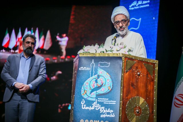 تاکید وزیر فرهنگ بر توسعه کمی و کیفی جشنواره ملی تئاتر شبستان/ تاثیر نمایش از سخنرانی بیشتر است