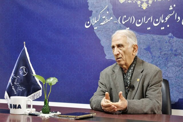 هنر تئاتر را زیرزمینی نکنیم