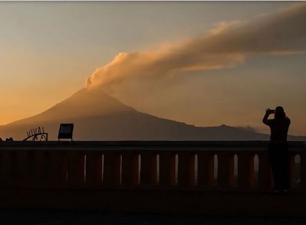 اعلام هشدار زرد در پی فوران آتشفشان در مرکز مکزیک + فیلم اعلام هشدار زرد در پی فوران آتشفشان در مرکز مکزیک + فیلم