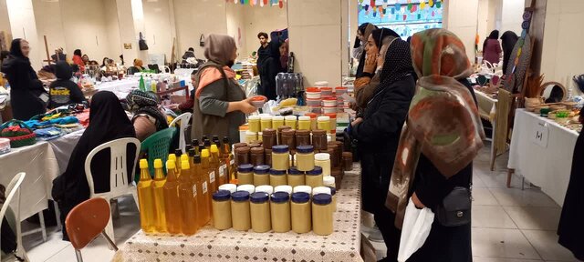 برپایی نمایشگاه بهاره در ملایر  برپایی نمایشگاه بهاره در ملایر