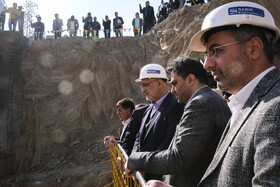 علیرضا زاکانی شهردار تهران در مراسم اتمام عملیات حفاری تونل خط ۶ مترواتمام عملیات حفاری تونل خط ۶ مترو