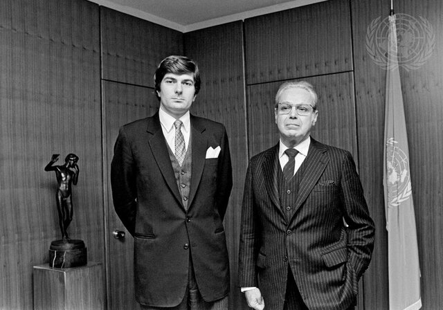 «یکو» سمت چپ تصویر نگاهی به اقدامات شورای امنیت سازمان ملل متحد در جنگ تحمیلی