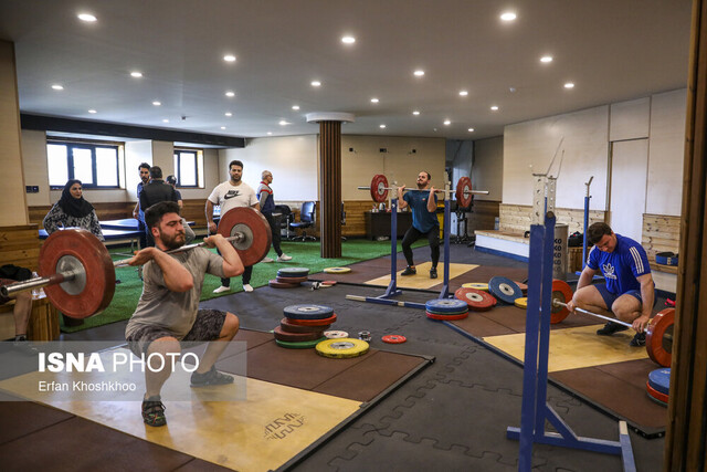 عکس تزئینی است حضور ماموران مبارزه با دوپینگ در اردوی وزنهبرداری