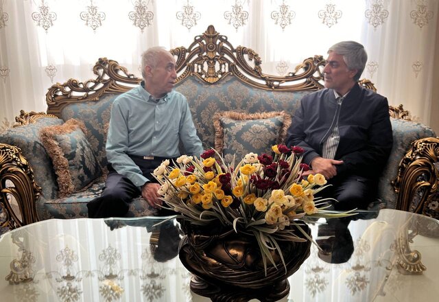 وزیر ورزش در منزل بازیکن پیشین استقلال و تیمملی