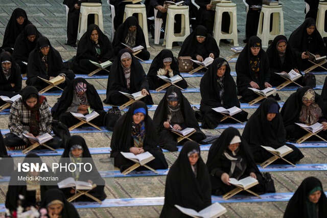 عکس تزئینی است اجرای پنجمین سال طرح «ضیافت قرآنی در شبهای آسمانی» در فارس