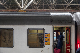 بدرقه مسافران نوروزی در راه آهن تهران