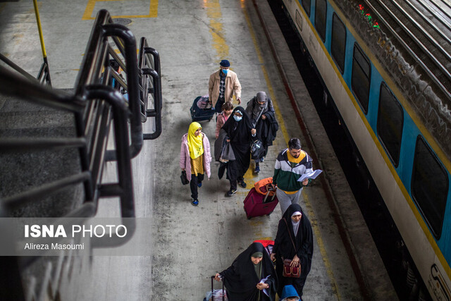 عکس از آرشیو استفاده روزانه ۳۷ هزار نفر از راهآهن مشهد