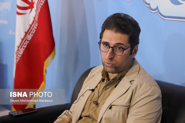 عکس از آرشیو زبان فارسی با هوشمندی فردوسی ماندگار و تثبیت شد