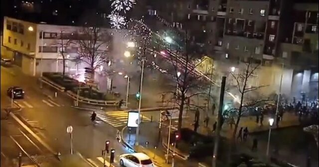 حمله جوانان خشمگین فرانسوی به پاسگاه پلیس در پاریس