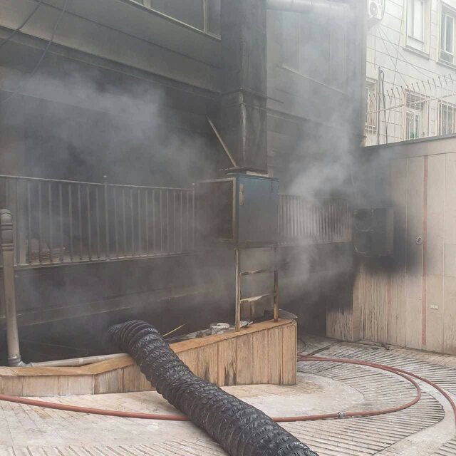 نجات ۸ تن از آتشسوزی یک ساختمان در بلوار کاوه تهران