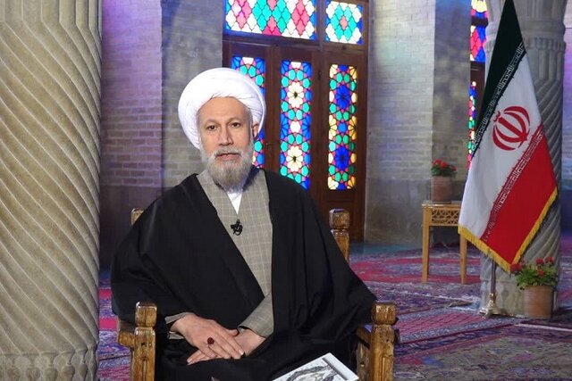 دعوت امام جمعه شیراز برای حضور در جشن ولادت امام حسن مجتبی(ع) دعوت امام جمعه شیراز برای حضور در جشن ولادت امام حسن مجتبی(ع)