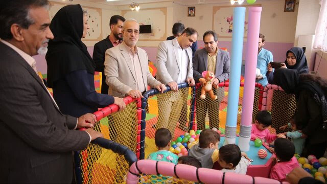 حضور استاندار در شیرخوارگاه مادر و بیمارستان باهنر کرمان حضور استاندار در شیرخوارگاه مادر و بیمارستان باهنر کرمان