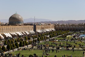 مسافران نوروزی در میدان نقش جهان اصفهان