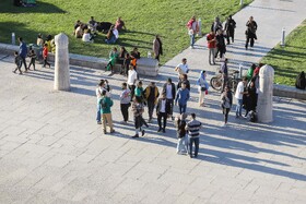 مسافران نوروزی در میدان نقش جهان اصفهان