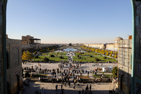 مسافران نوروزی در میدان نقش جهان اصفهان