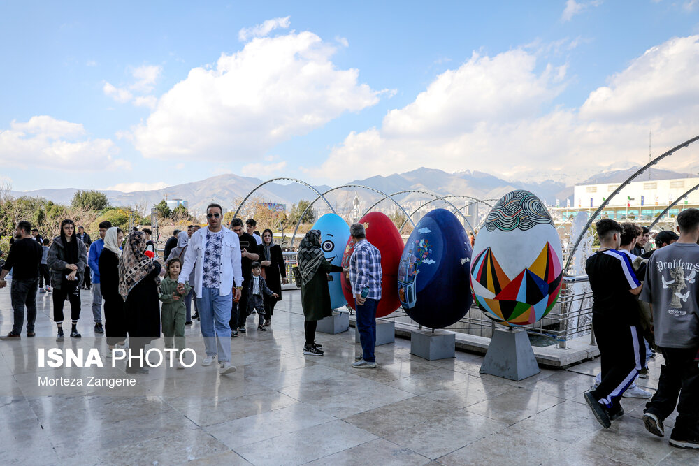 مسافران نوروزی برج میلاد تهران
