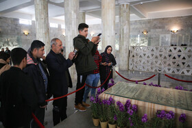 مسافران نوروزی در آرامگاه فردوسی