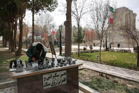 هنر سنگ تراشی در محوطه آرامگاه فردوسی