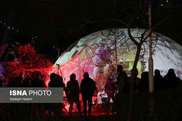 عکس از آرشیو بازدید روزانه بین ۴ تا ۵ هزار نفر از جشنواره نور مشهد