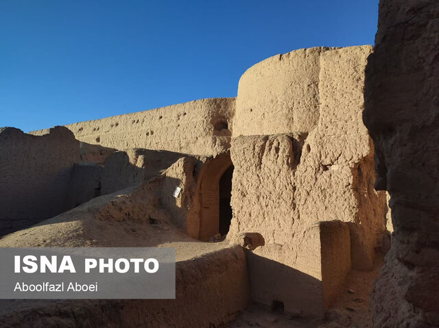 قلعه مهرپاین مهریز و افسانههای نهفته در دل آن