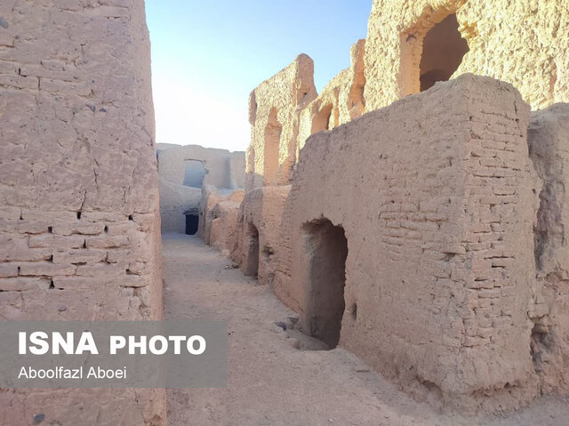 قلعه مهرپاین مهریز و افسانههای نهفته در دل آن